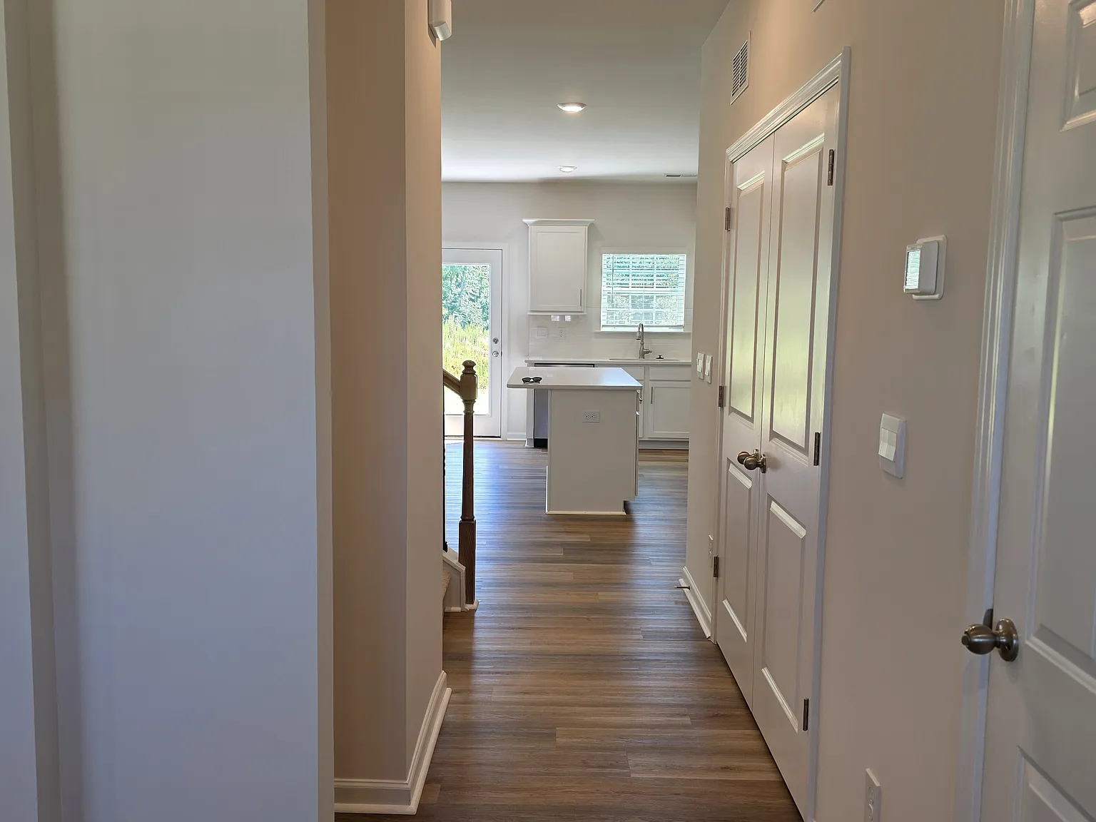 4 bed, 2546 sqft, $2,600 — Photo 4