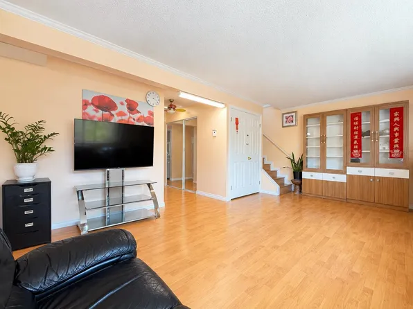 7031 Lindsay Rd, Richmond, BC V7C 2P5