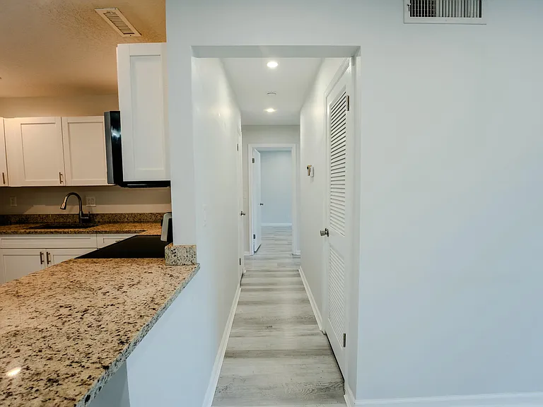 6231 Bay Club Dr #4 — Photo 5