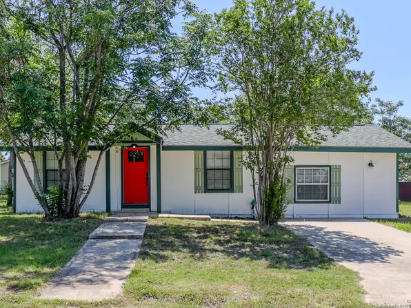 1410 B St, Floresville, TX 78114