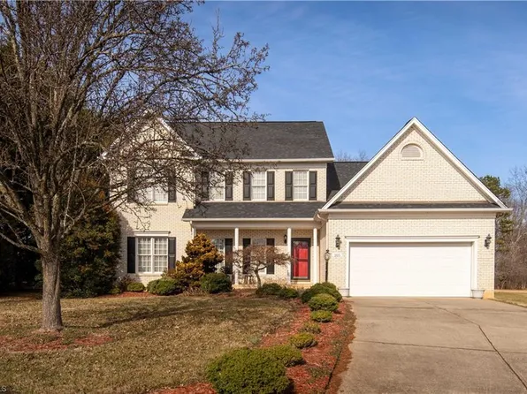 105 Prestwick Ct, King, NC 27021
