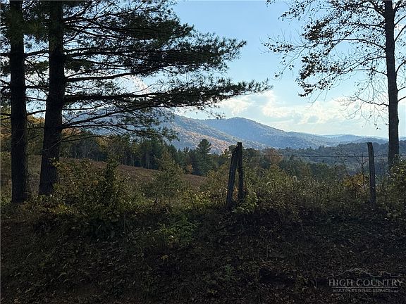 3rd image of 930 Falcon Ridge Drive