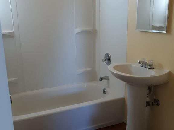 4th image of 34852 Avenue B