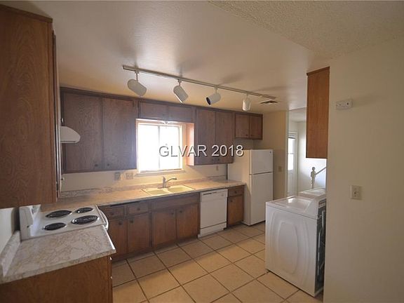 4th image of 252 Greenbriar Townhouse Way
