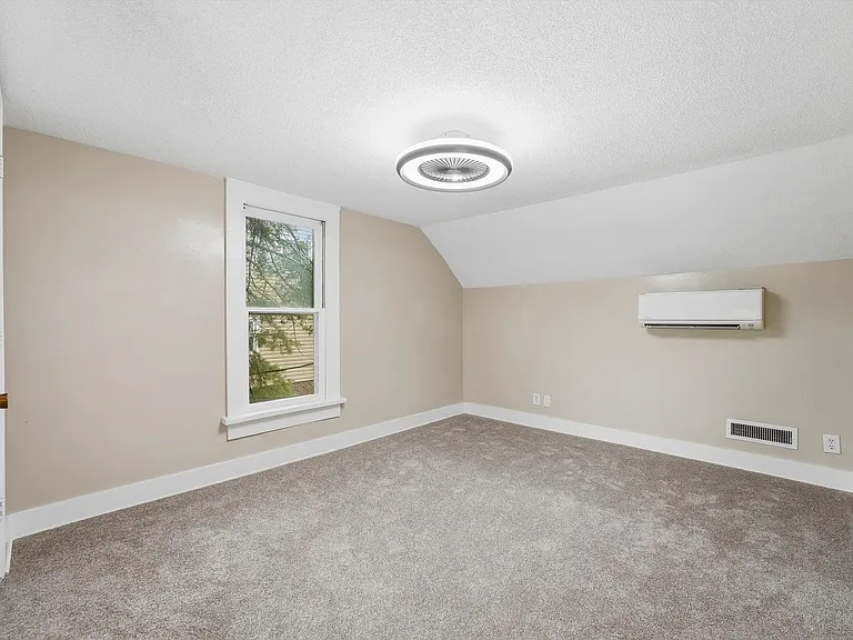 303 Blount St — Photo 11