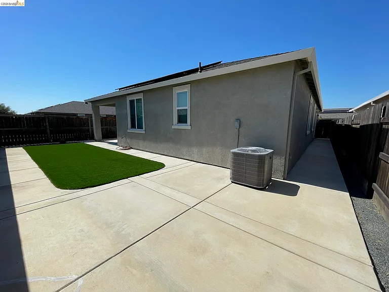 4395 Canada Way — Photo 32