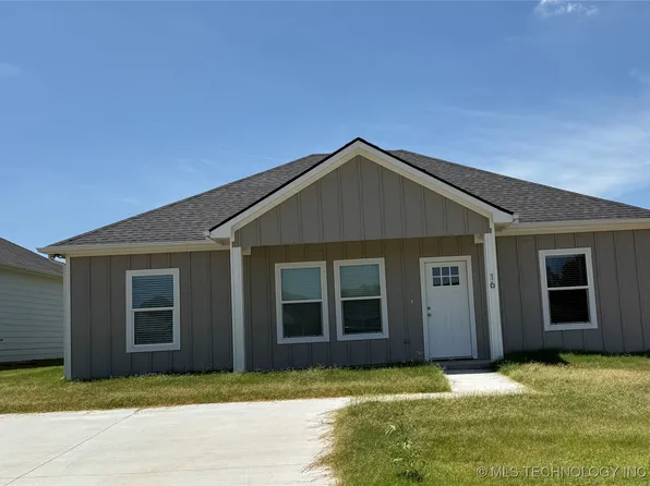 16 Middle St, Durant, OK 74701