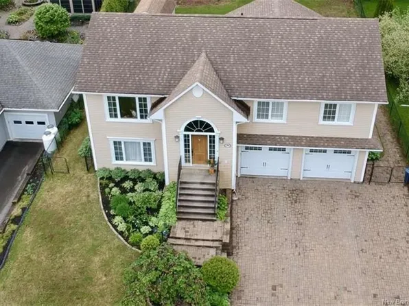 199 Hearne St, Fredericton, NB E3B 6M4