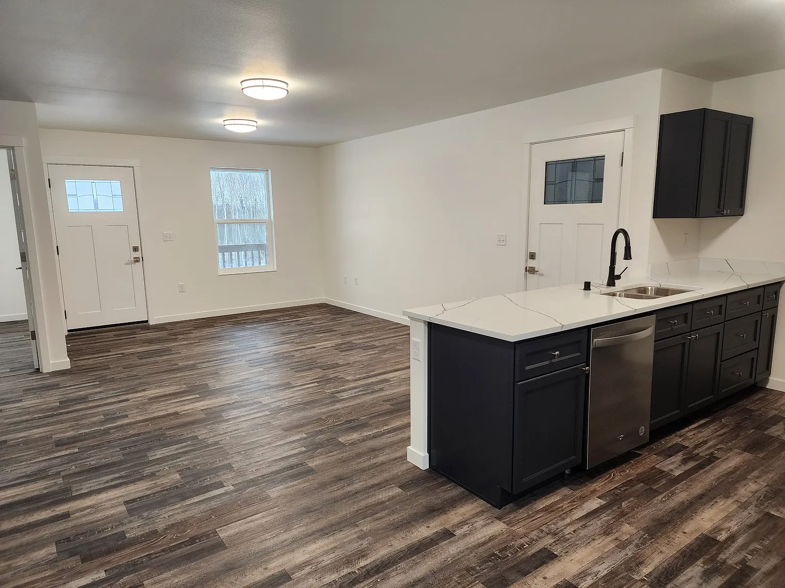 3 bed, 1129 sqft, $1,875 — Photo 4