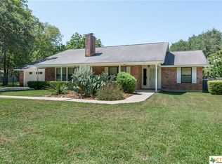 246 Twin Oak Rd, Seguin, TX 78155
