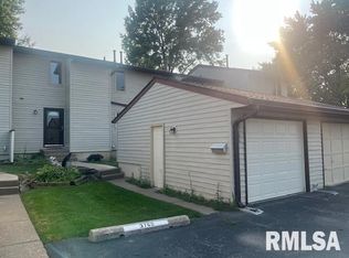 3760 Cedarwood Ct, Bettendorf, IA