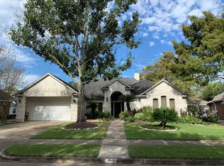 1619 Evergreen Ln, Seabrook, TX 77586