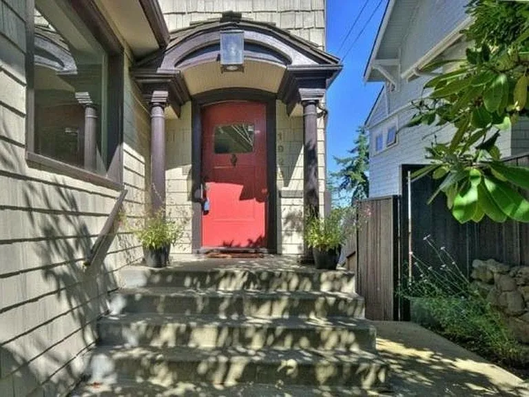 1926 15th Ave E — Photo 25