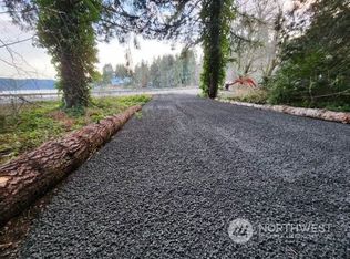 10 N Robinson Rd, Hoodsport, WA 98548