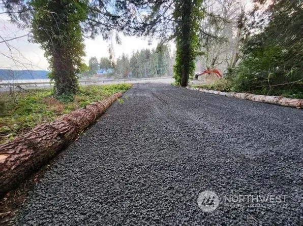 10 N Robinson Road, Hoodsport, WA 98548