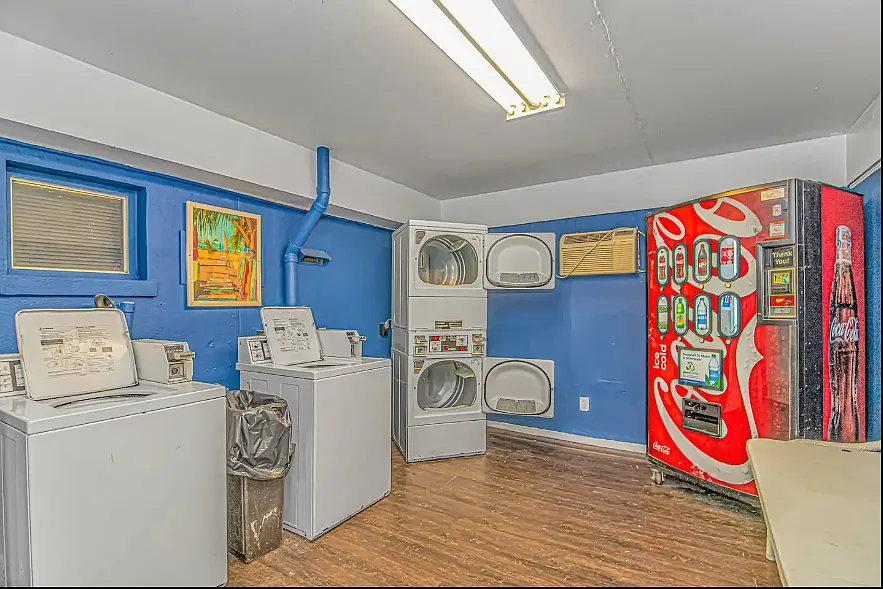 Studio, 450 sqft, $1,100 — Photo 2