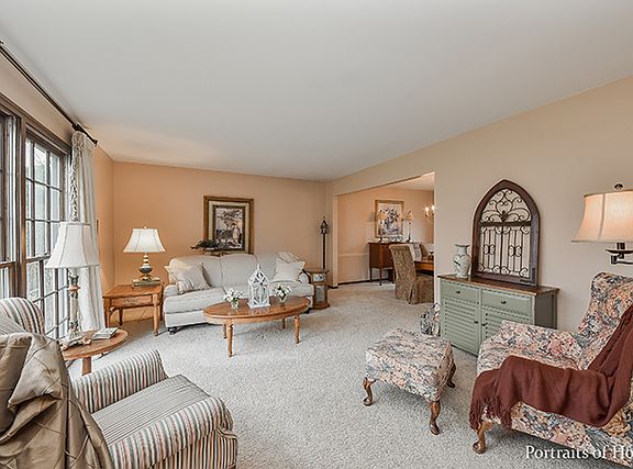 3rd image of 1127 Casa Solana Dr