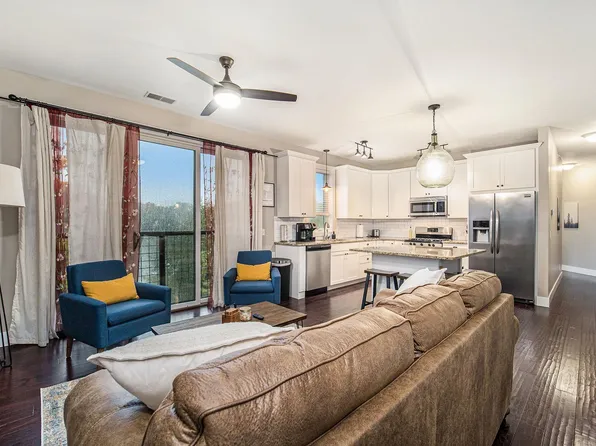 115 E 8th St APT 16, Traverse City, MI 49684