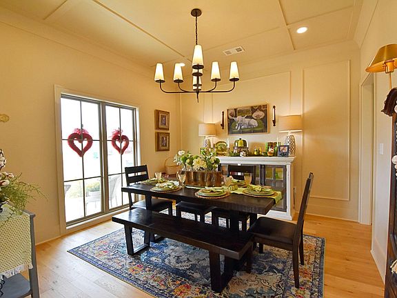 4th image of 306 Monaghan St