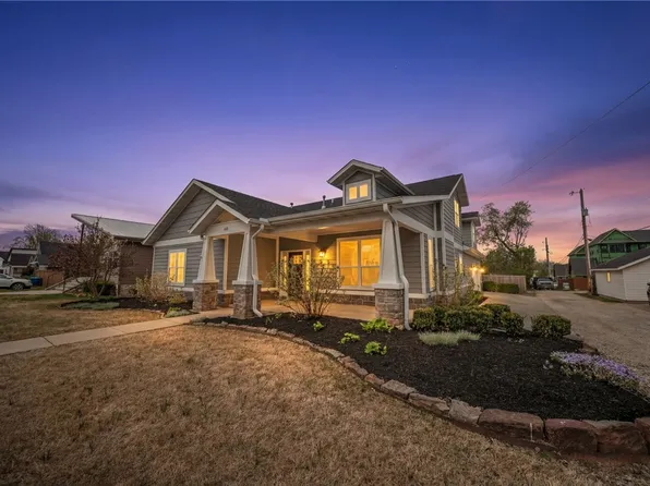 405 NW C St, Bentonville, AR 72712
