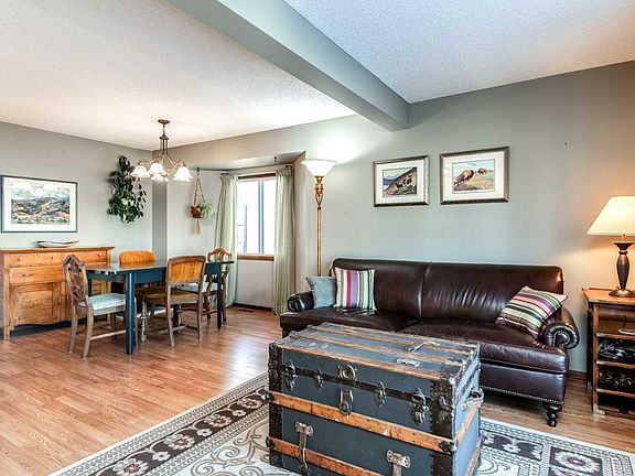 4th image of 25 Brentwood Dr E