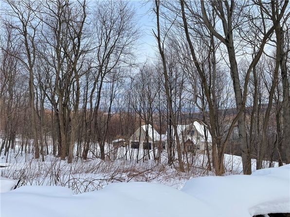 7 Bluffs Trl, Donegal, PA 15628