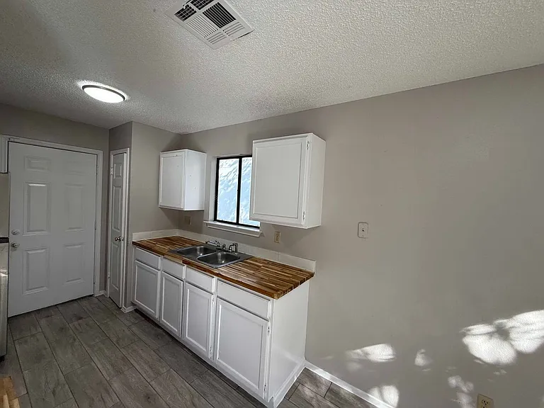 12058 Trotwood Dr — Photo 3