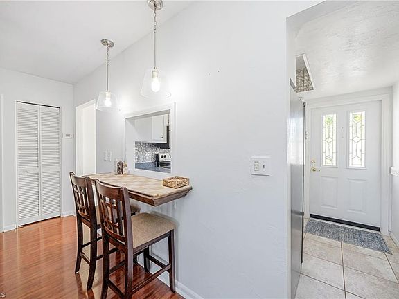 3rd image of 492 Bristle Cone LN #47