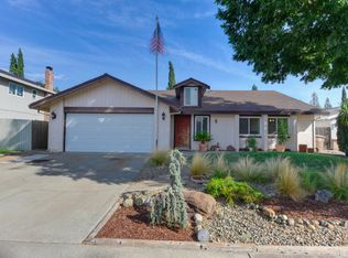 9077 Lismore Dr, Elk Grove, CA 95624