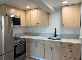 431 W 2nd St #3A, Yachats, OR 97498