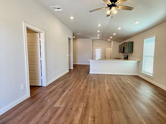 3rd image of 2119 Langford Ave