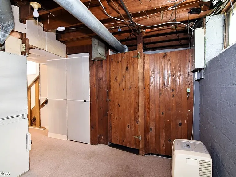 1408 Winston Rd — Photo 36