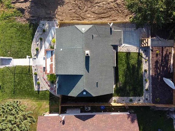 2nd image of 2311 W 4th St