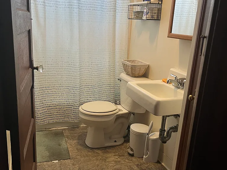 334 Earle St #3W — Photo 6