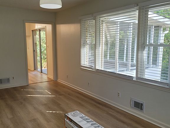 5th image of 5505 Woodland Dr