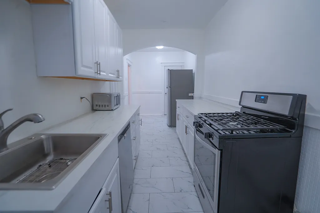 2 bed, 1195 sqft, $1,695 — Photo 3