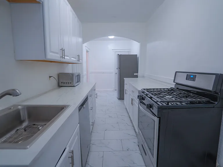 750 Leland Ave #1S — Photo 3