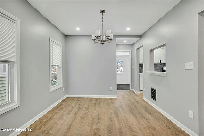 5th image of 832 Bradt Street