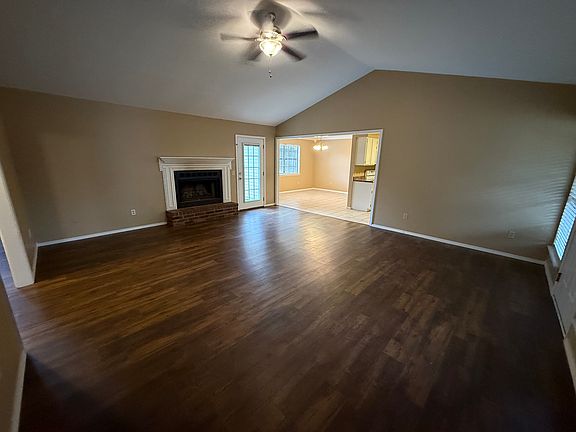 3rd image of 305 Preston Dr