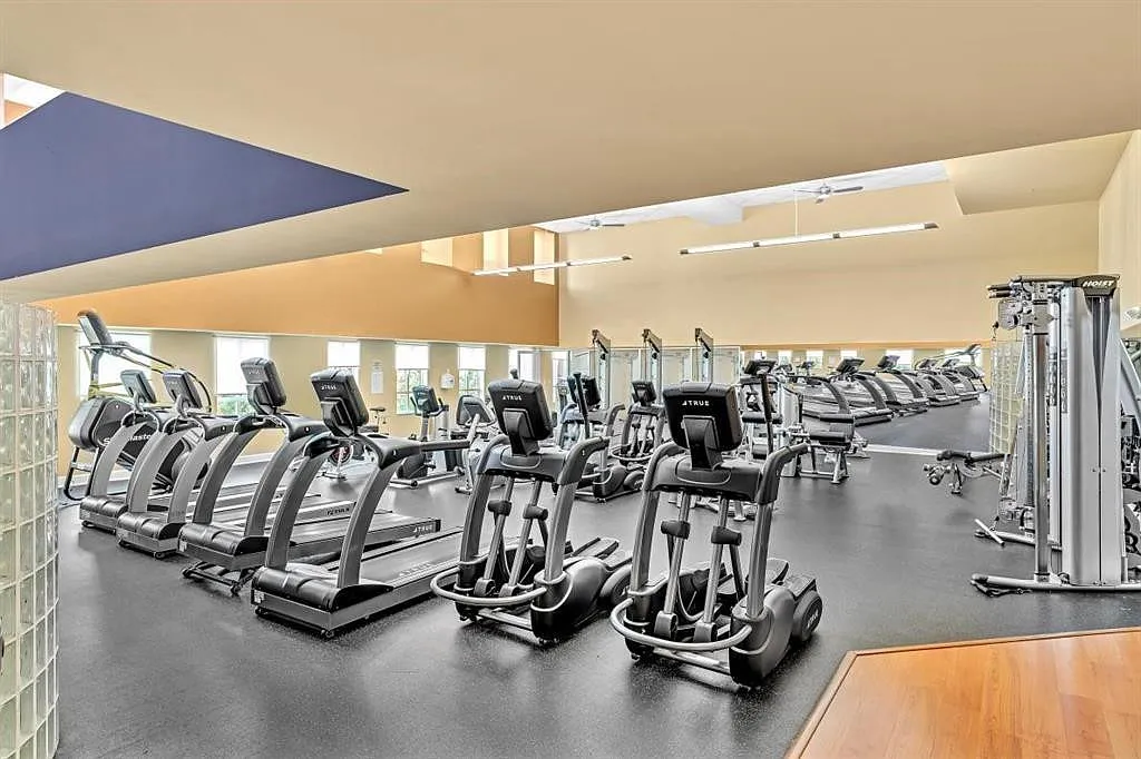 Toscano Condo — Photo 4