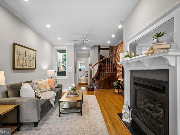 Living room with gas fireplace