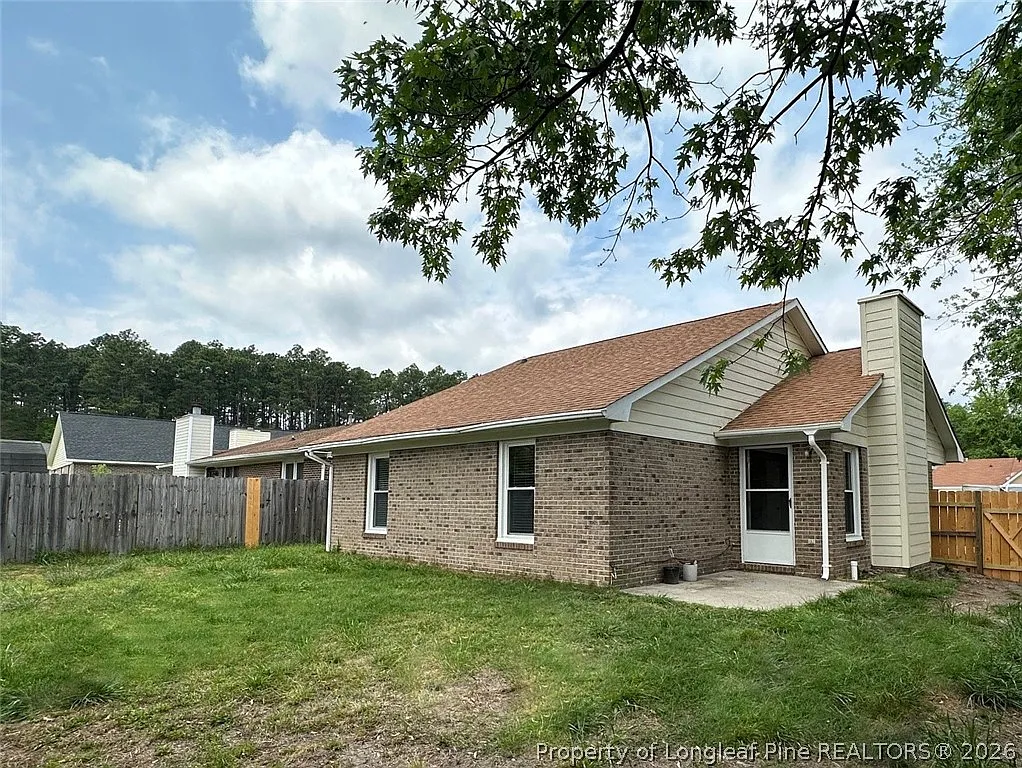 3 bed, 2.0 bath, 1233 sqft, $1,550 — Photo 2