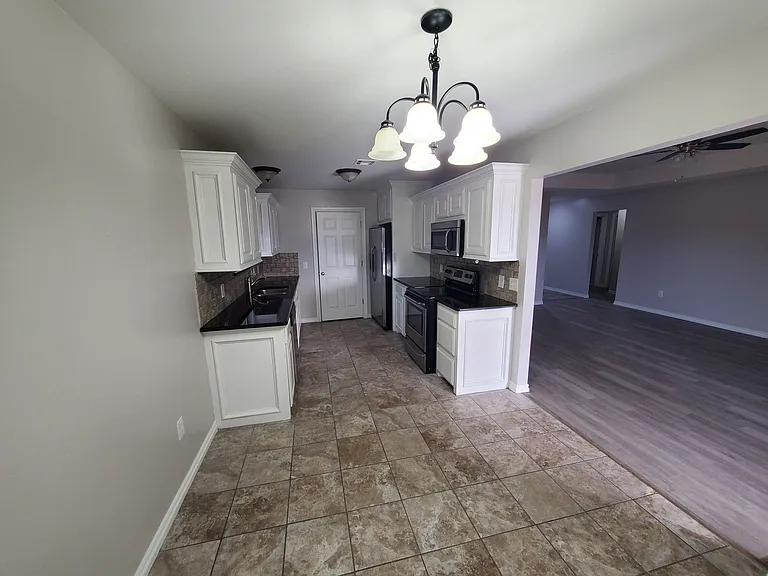 205 NE Angus St — Photo 6