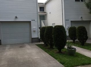 1626 SE Sherrett St, Portland, OR 97202