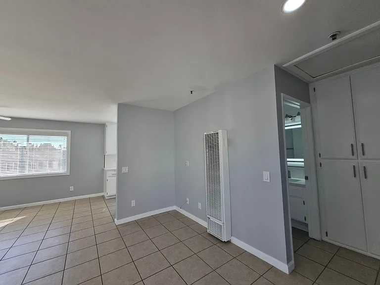 4311-4313 Toland Way — Photo 13