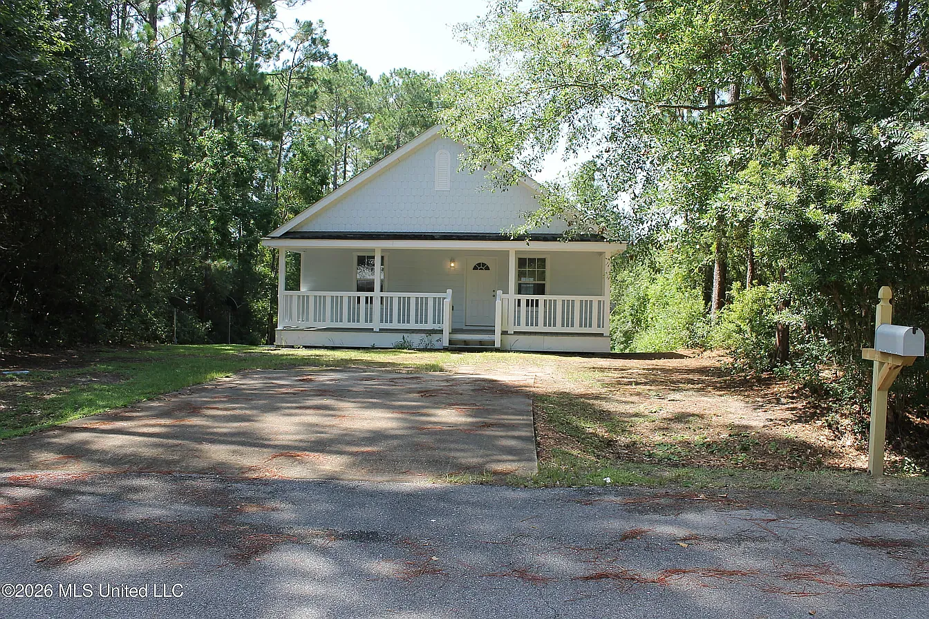 3 bed, 1250 sqft, $1,650 — Photo 1