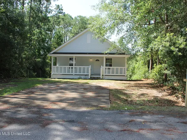 3413 Bream St, Gautier, MS 39553