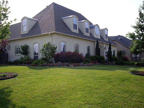 2nd image of 2625 Sir Lancelot Blvd