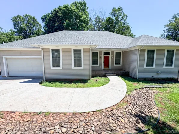 1151 Lake Shore Dr, Forest, VA 24551