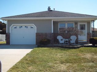 9 Pirogue St, Toms River, NJ 08757